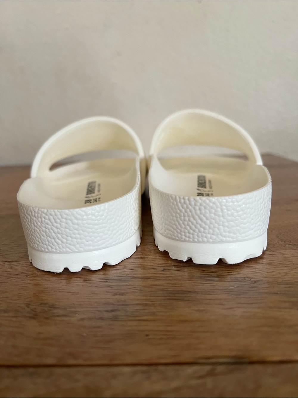 Birkenstock Barbados Essentials
EVA White Slip On Sandals Sz 38 L 7-7.5 M 5-5.5 - Picture 8 of 12